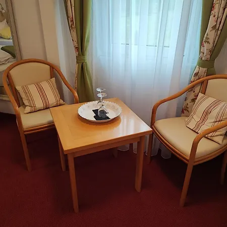 In Guest - Forelle - Doppelzimmer Pensionat Forbach